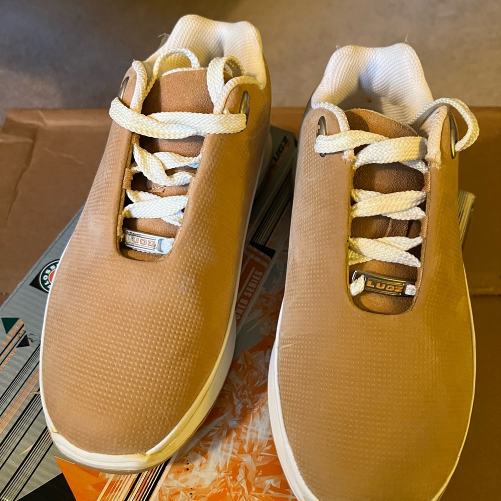 Lugz Women’s Light Tan Sneakers
